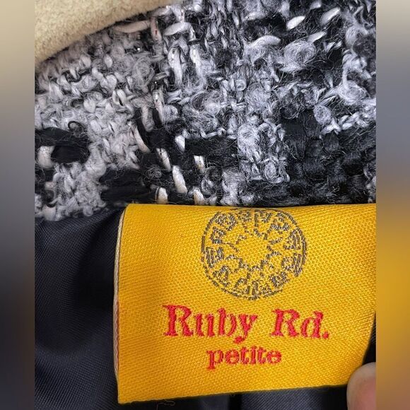 Ruby Rd. Frayed Tweed Jacket Cropped MP - Picture 5 of 5